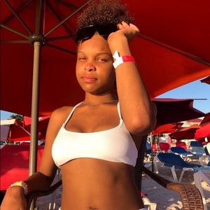 Meet your Posher, Ava-jade